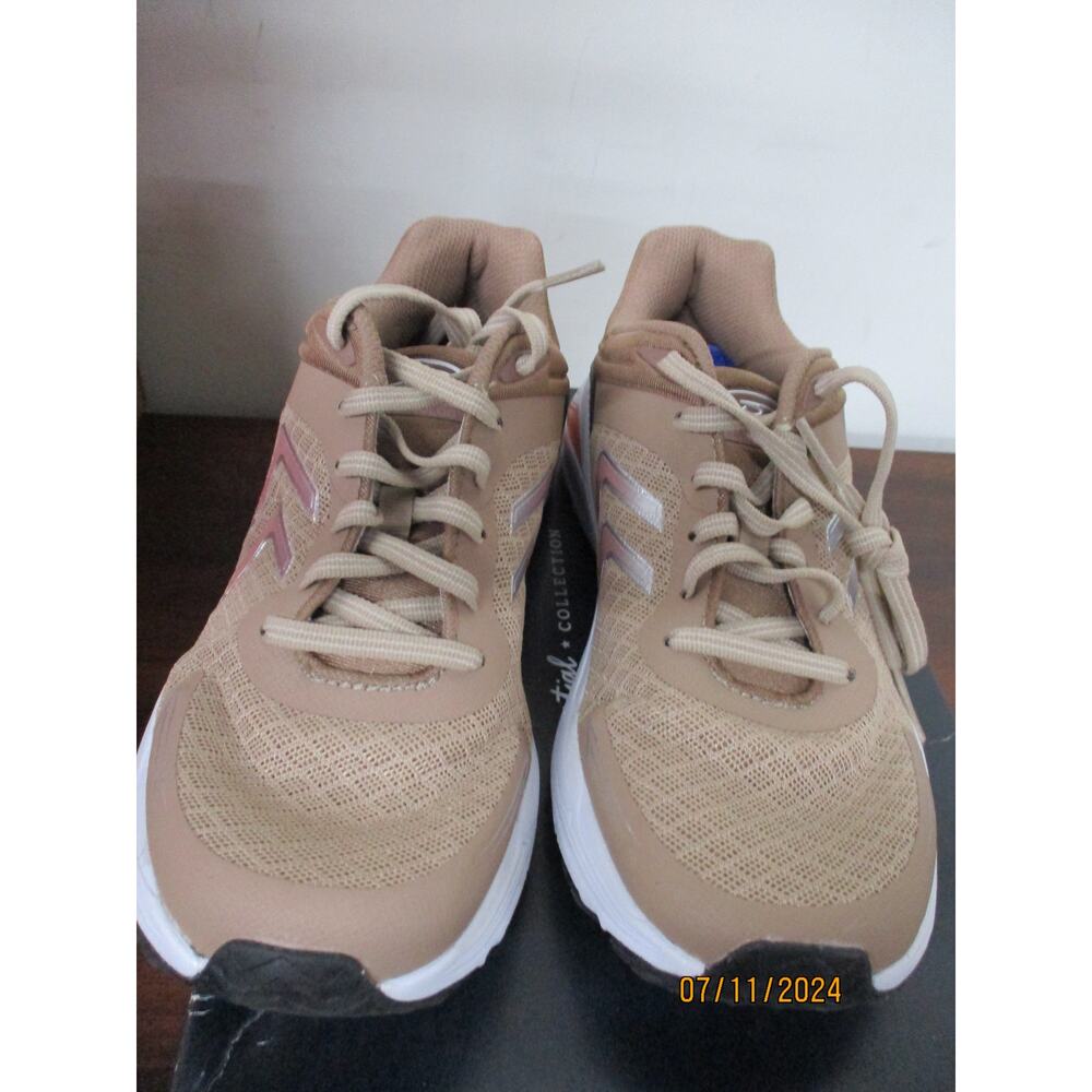 NIB Dr. Scholl's Women's Sneakers - Comfortable Size 6 US